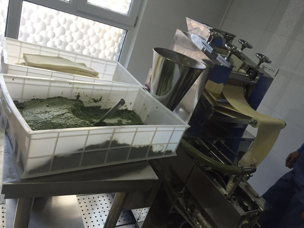 雙軸拌餡機(jī)應用(yòng)現(xiàn)場(chǎng)